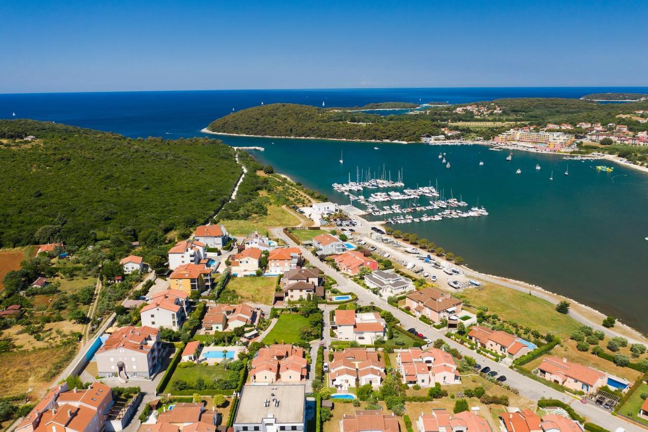 Villa Helena Banjole Bagian luar foto