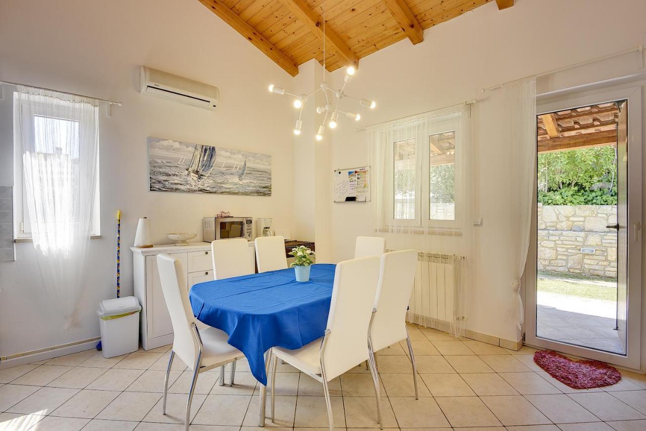 Villa Helena Banjole Bagian luar foto
