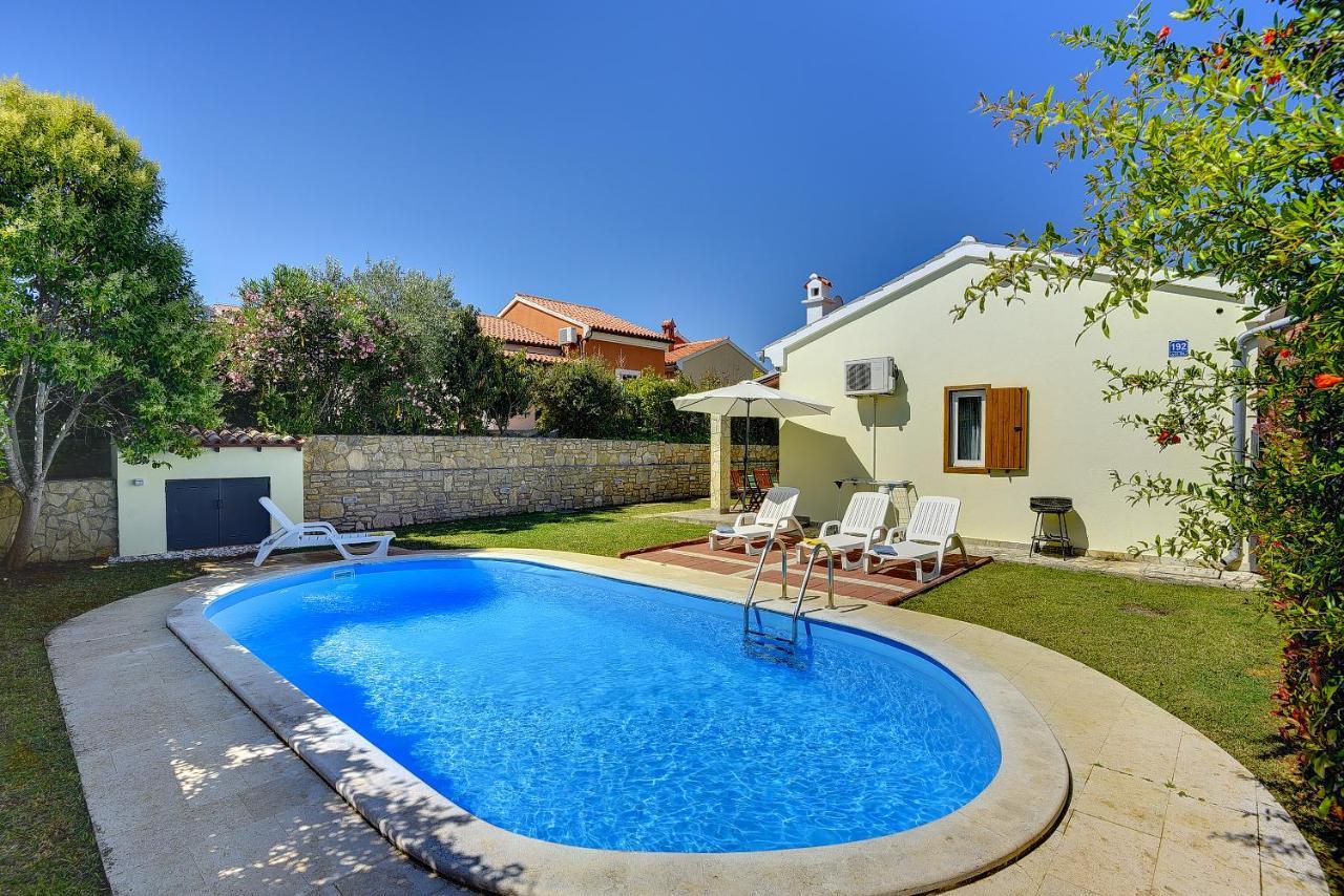 Villa Helena Banjole Bagian luar foto