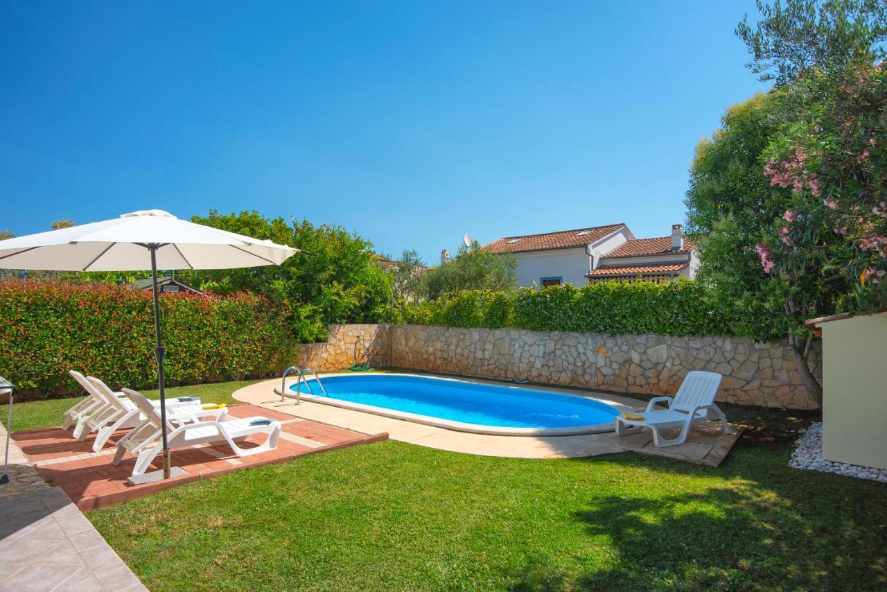 Villa Helena Banjole Bagian luar foto