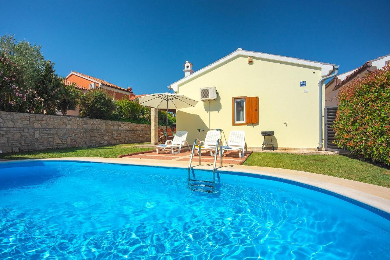 Villa Helena Banjole Bagian luar foto