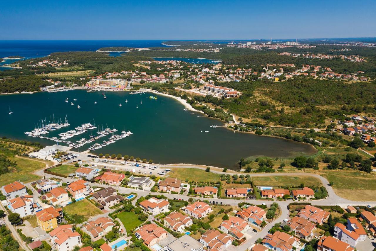 Villa Helena Banjole Bagian luar foto