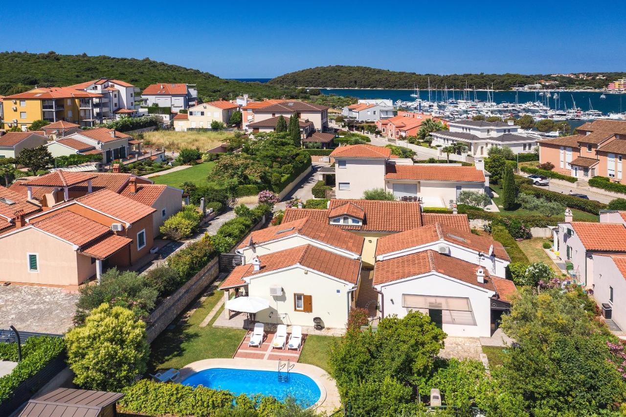 Villa Helena Banjole Bagian luar foto